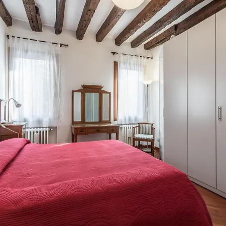 Mit Privater Terrasse Appartement