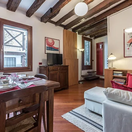 Apartment Mit Privater Terrasse *