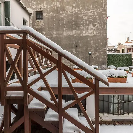 Mit Privater Terrasse * Benátky