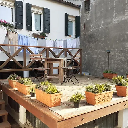 Mit Privater Terrasse Benátky